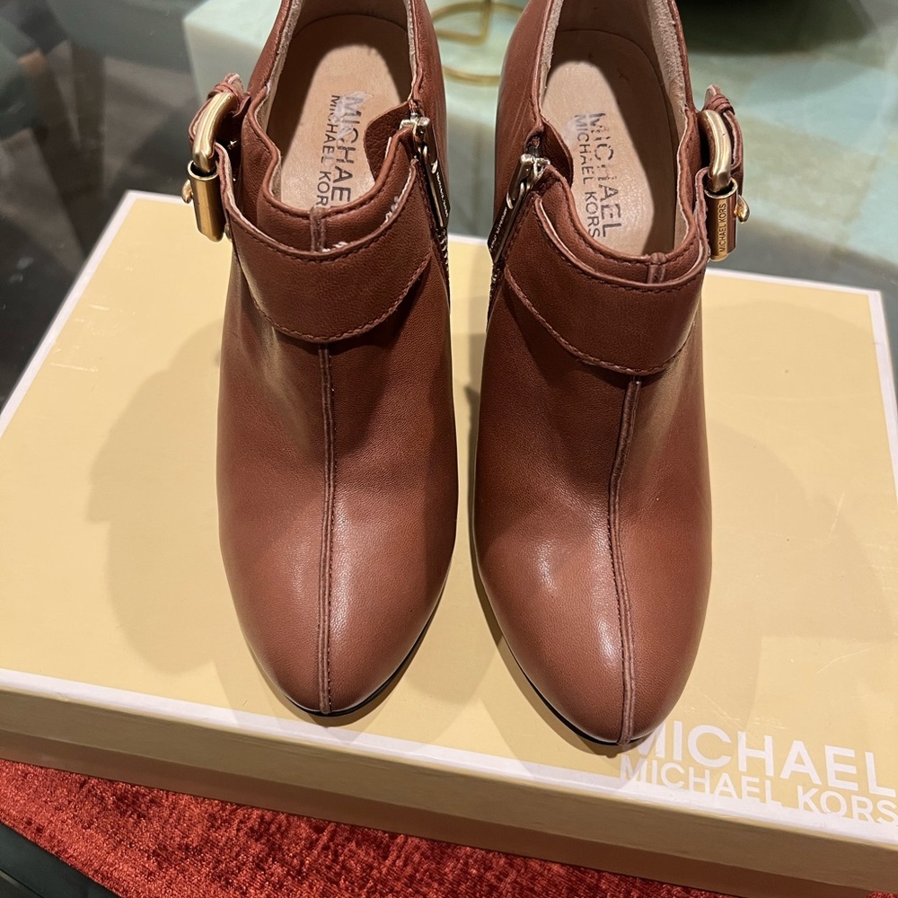 Michael Kors Anna Belle Bootie, Leather Buckle Ankle Boots 4" Heel US Size 6M